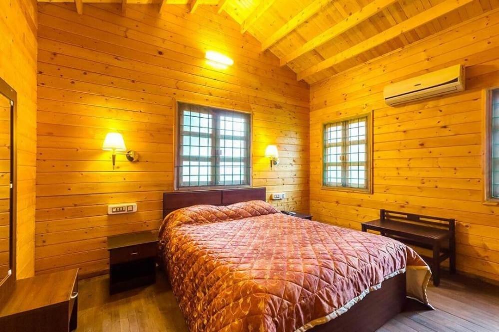 Krishna Heritage Resort Бадами Екстериор снимка